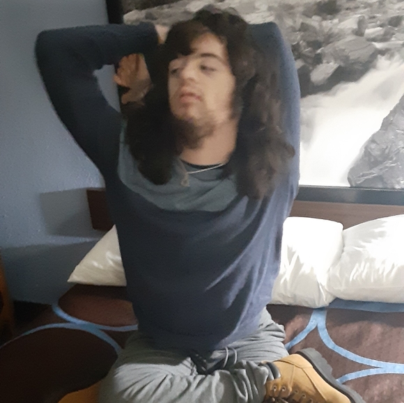 Meet your Posher, Theda. I *need* to sell here!! 😍❤️ - Picture 14 of 16